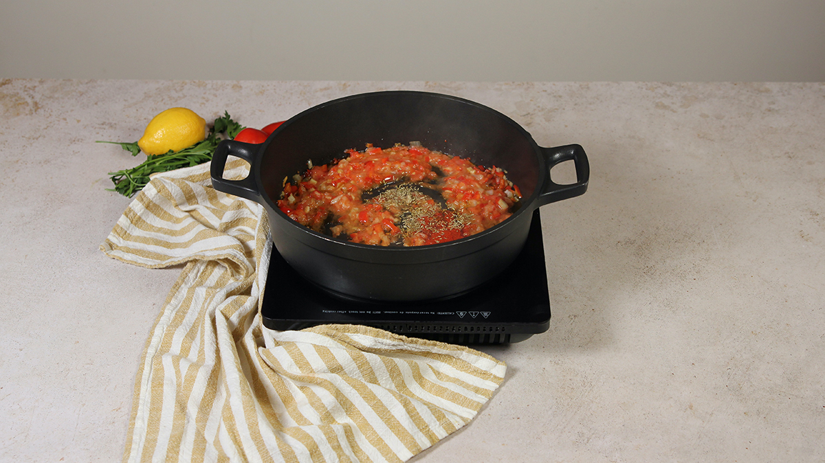 arroz con cordero sofrito con tomate