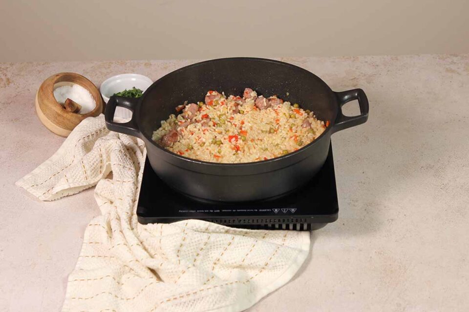 paso a paso arroz a la griega cocinado