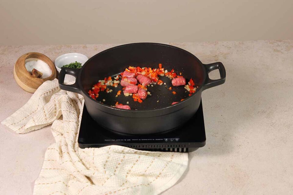 paso a paso arroz a la griega salchicha