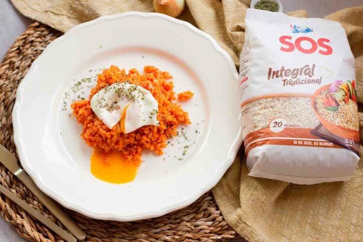 Foto de Arroz con tomate y huevo: Receta tradicional y sencilla