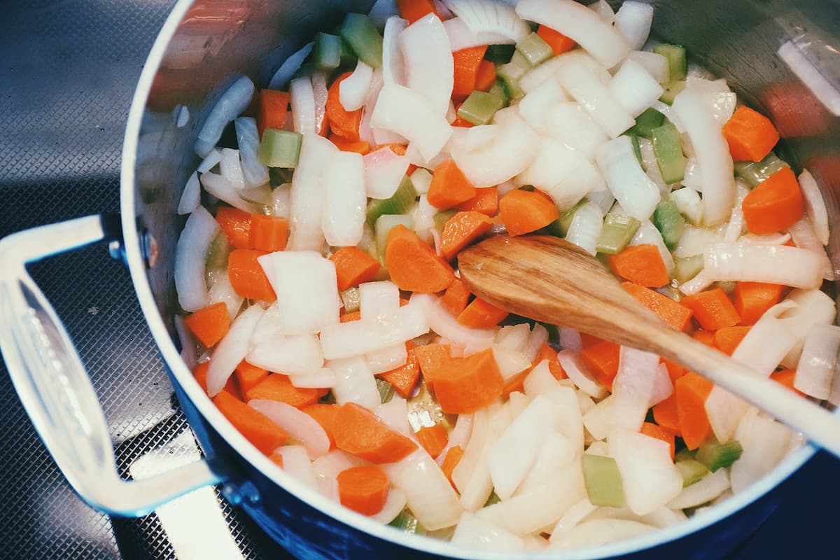 Usos del mirepoix en la cocina