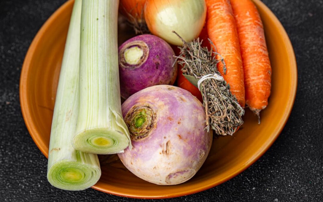 Corte mirepoix: la base aromática de la cocina