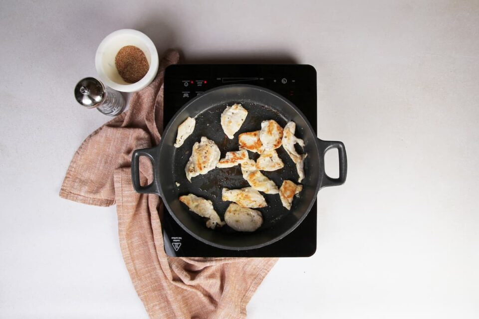 Preparación del pollo y chorizo