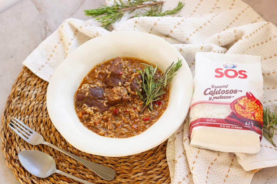 Arroz con carrillada meloso al estilo tradicional