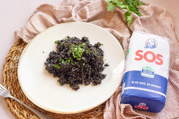 Foto de Arroz negro en Thermomix: receta fácil, rápida y deliciosa