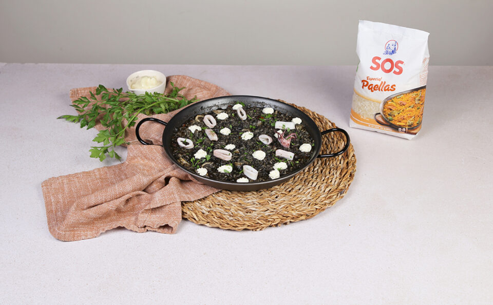 arroz negro con alioli
