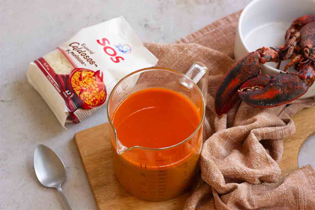 ¡Descubre el secreto de un fumet irresistible para tu arroz con bogavante!