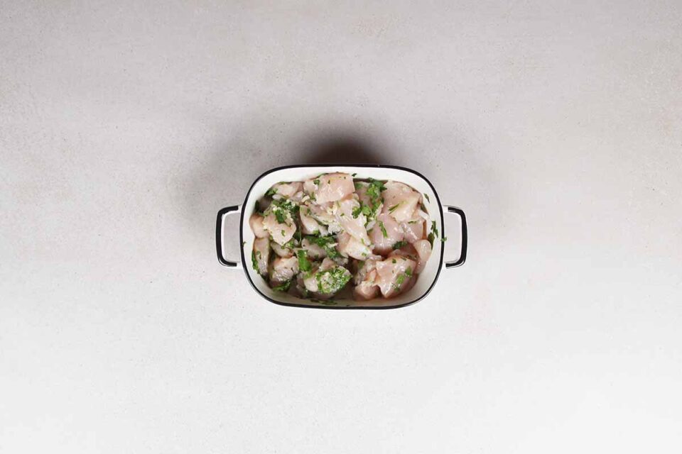 paso a paso galinhada marinar pollo