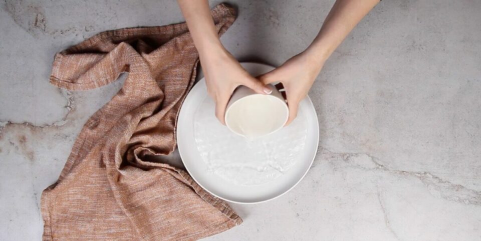 Hidratar las obleas de arroz