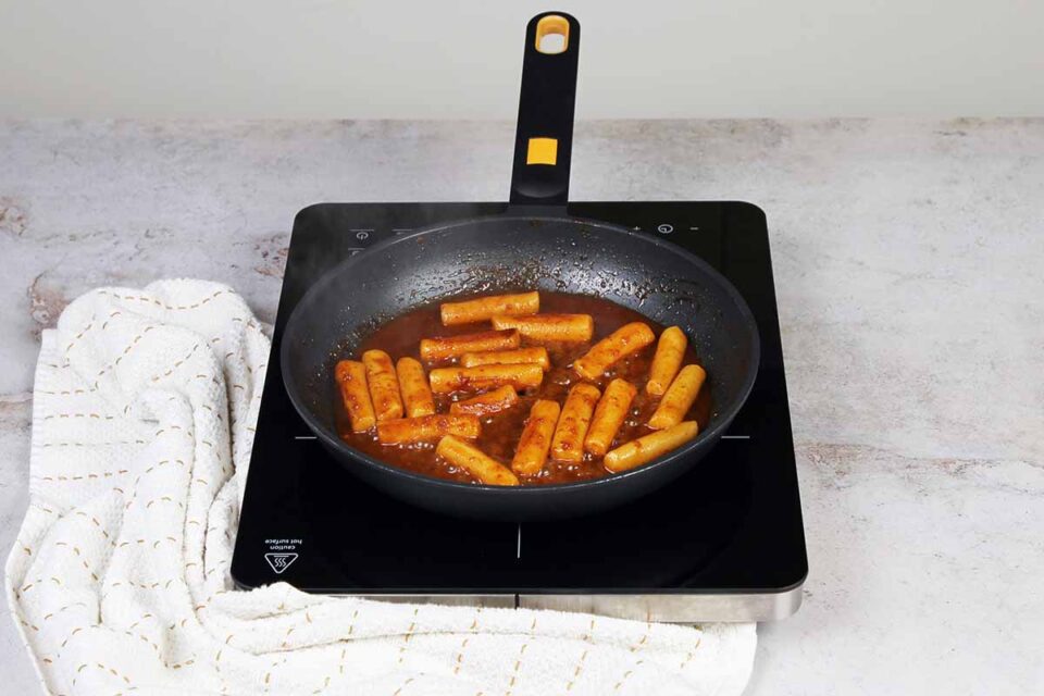 paso a paso pastel de arroz coreano salsa