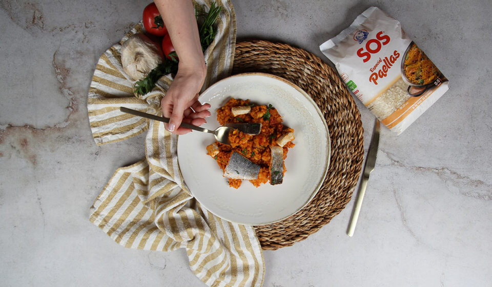 Presentación de Paella de pescado