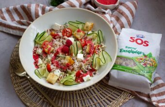 Presentación de Ensalada de pepino y tomate