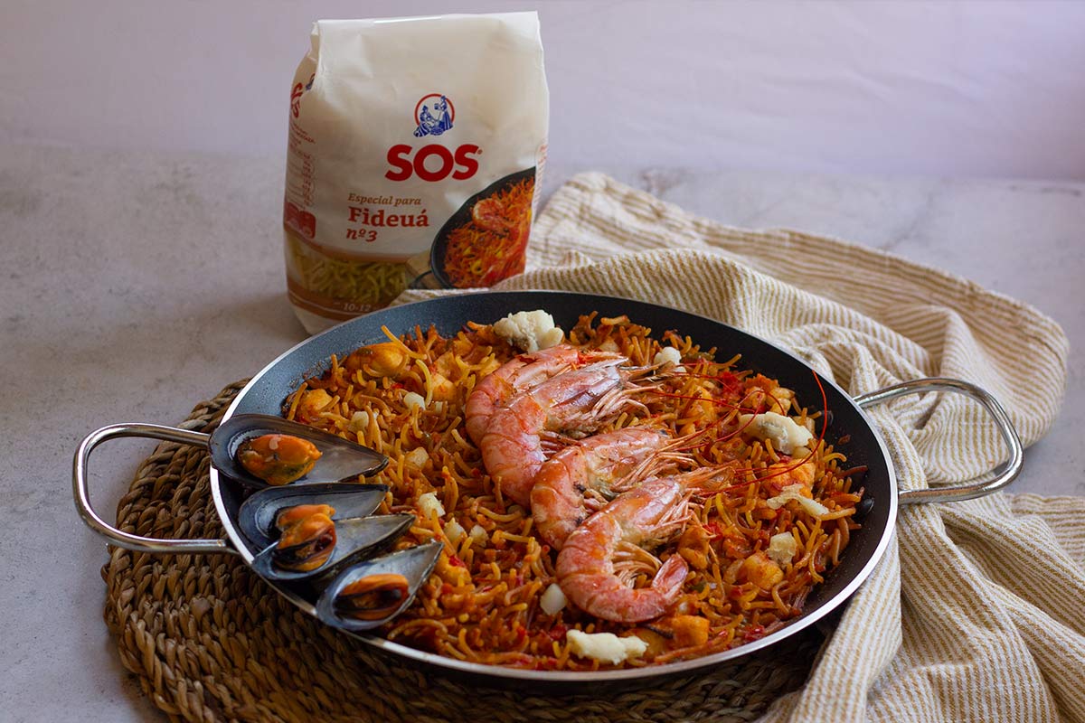Fideuá tradicional para disfrutar en casa