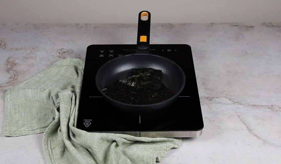 Tostar alga nori para chazuke
