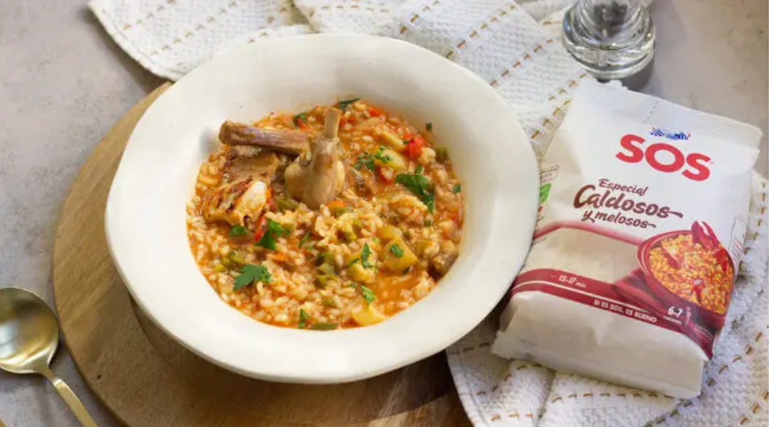 Arroz con conejo y verduras