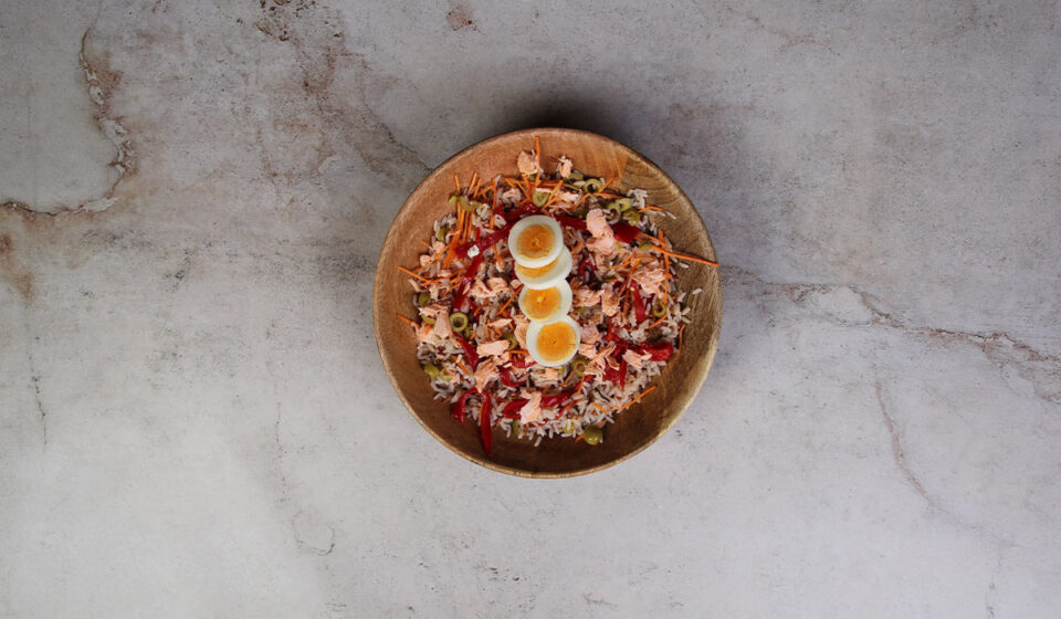 Montaje de la ensalada de arroz