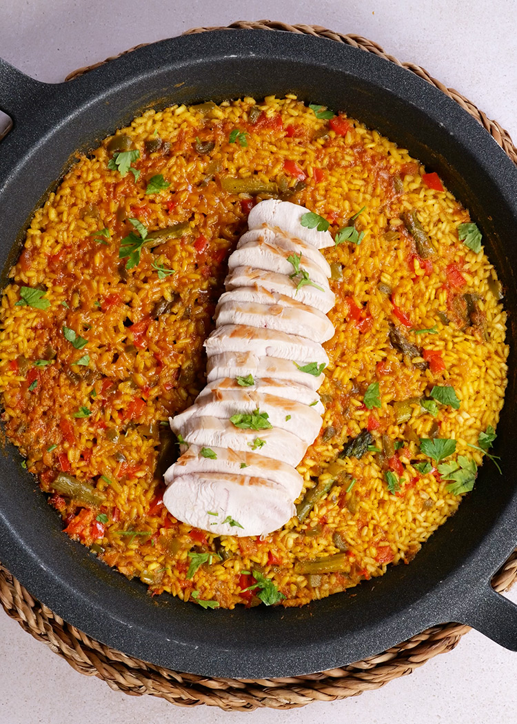 Colocar pavo en arroz con pavo