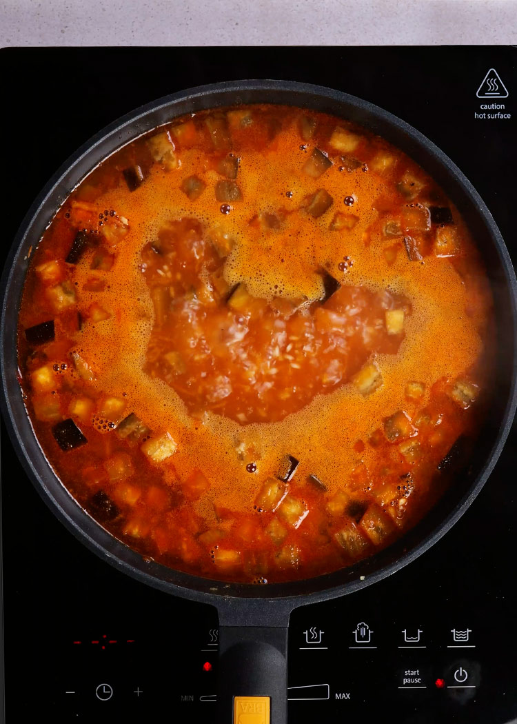 Caldo en arroz con berenjenas