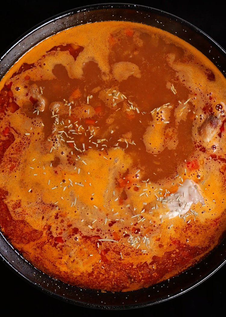 Reincorporar conejo a arroz con conejo meloso
