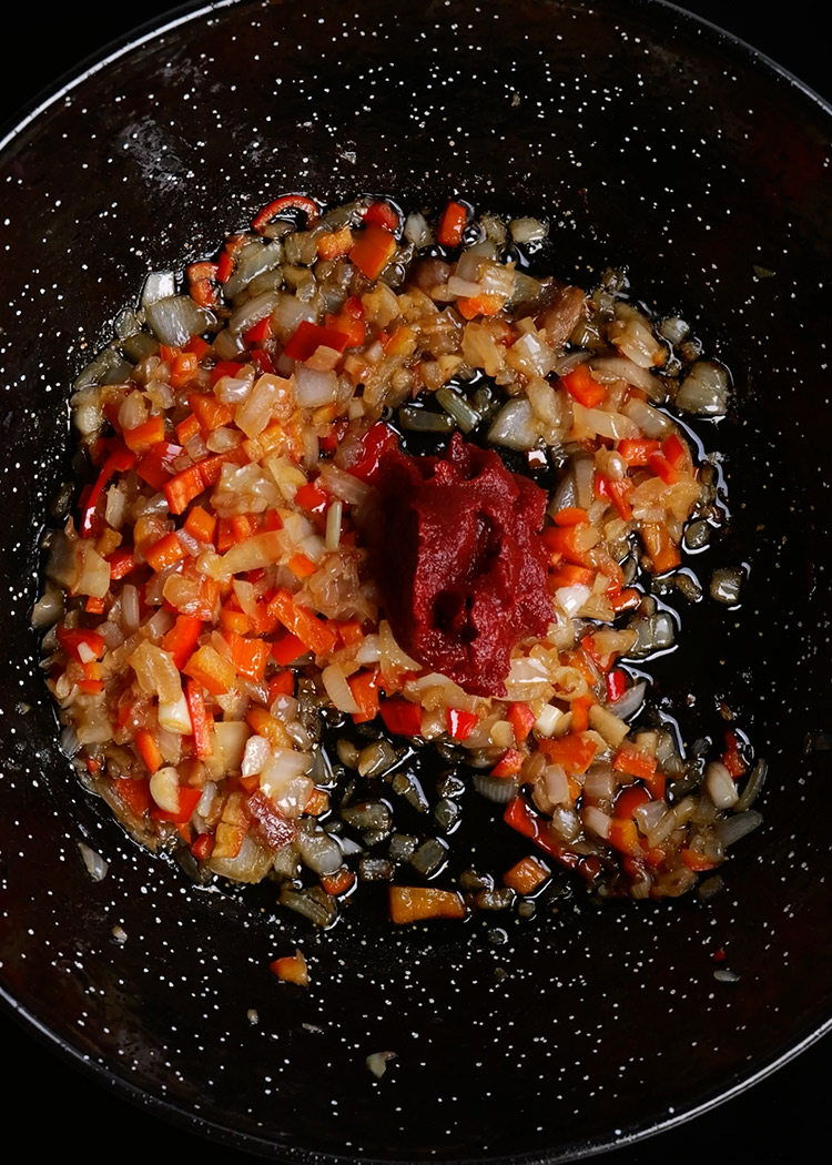 Sofrito de arroz con conejo meloso