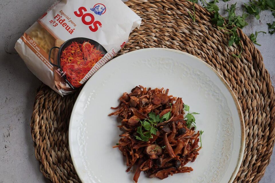 Fideuà de setas que enamora