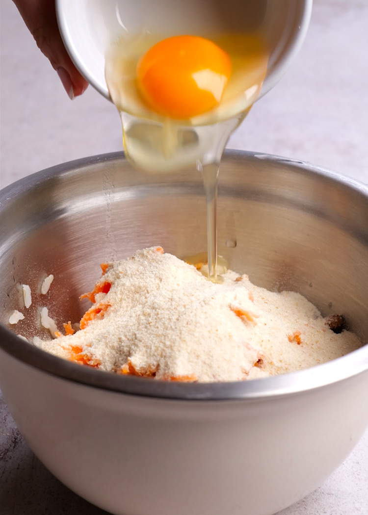 Echar el huevo a Hamburguesas de arroz