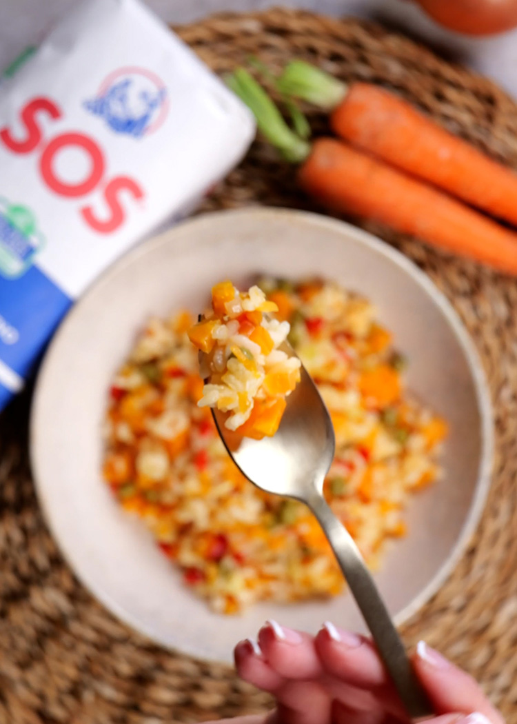Presentación de arroz con verduras fácil para niños