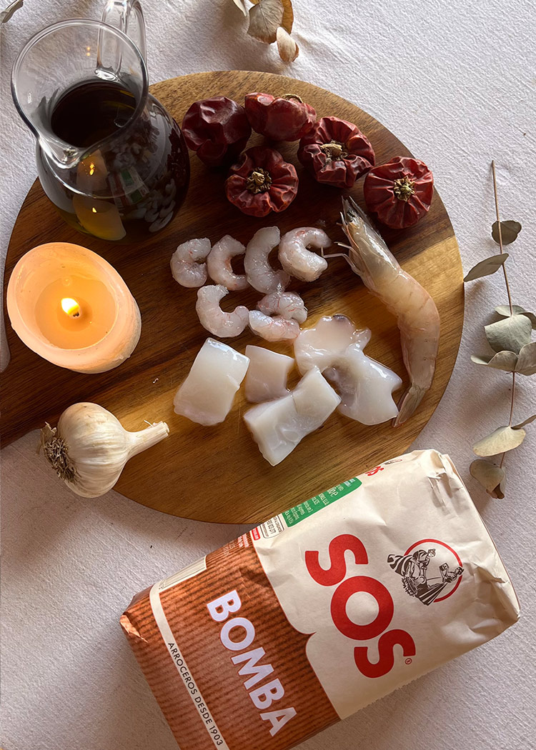 Ingredientes de Arroz con sepia y langostinos