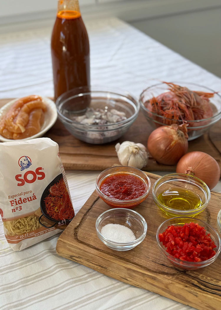 Ingredientes de fideuá mixta