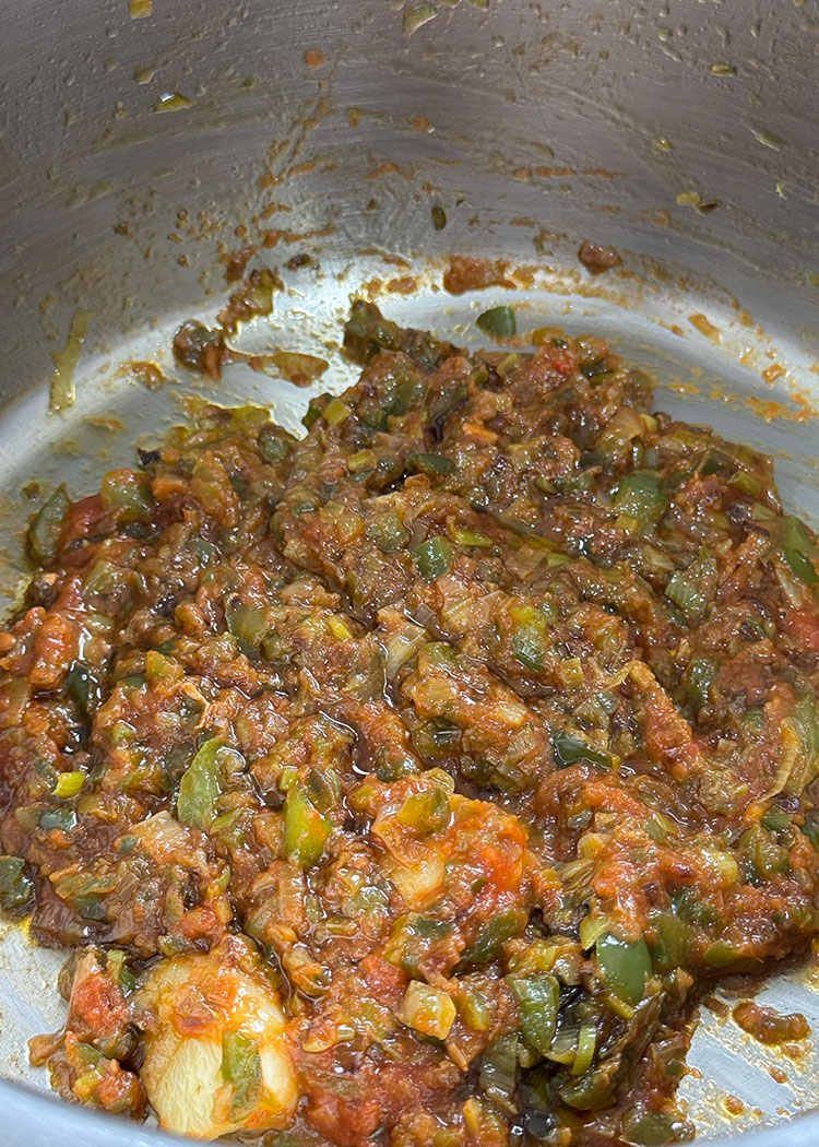 Sofrito de Arroz meloso con langostinos y alcachofas