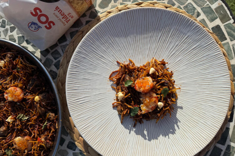 Foto de Fideuá mixta: receta tradicional mediterránea