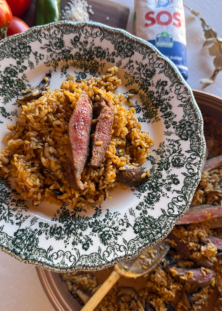 Presentación de arroz con presa ibérica