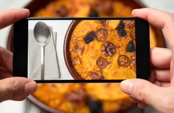 Domina el arte del arroz al horno: Trucos para un plato perfecto