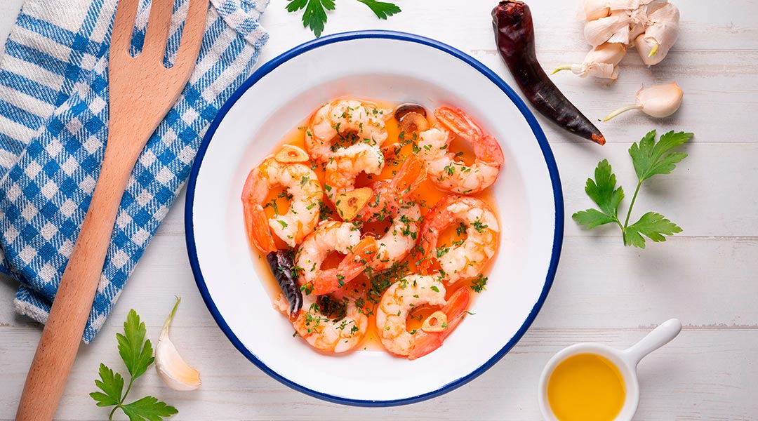 Aperitivos y entrantes con gambas cocidas