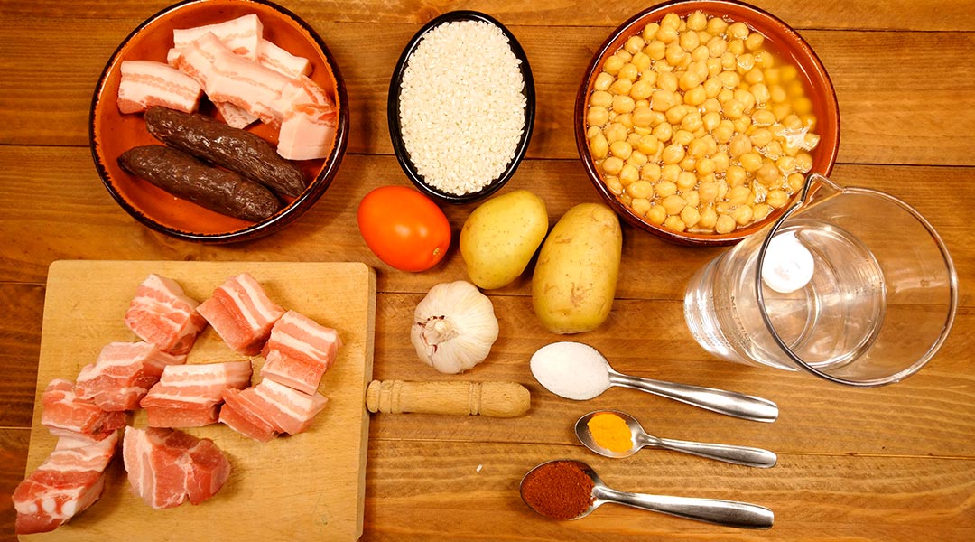 Preparación de la cazuela y selección del arroz ideal
