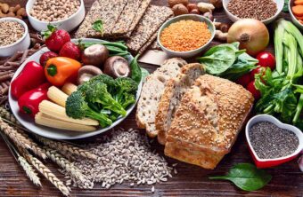 Descubre los alimentos bajos en sodio que transformarán tu salud