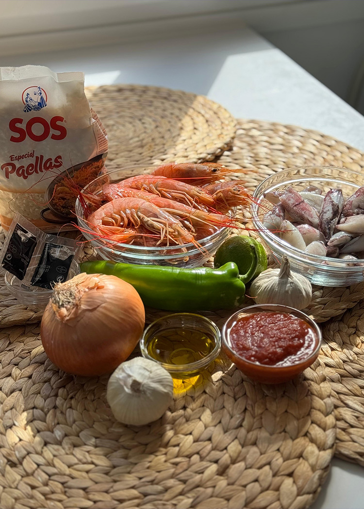 Ingredientes de paella de arroz negro