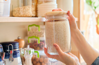 El arroz caduca: descubre la verdad y aprende a conservarlo correctamente