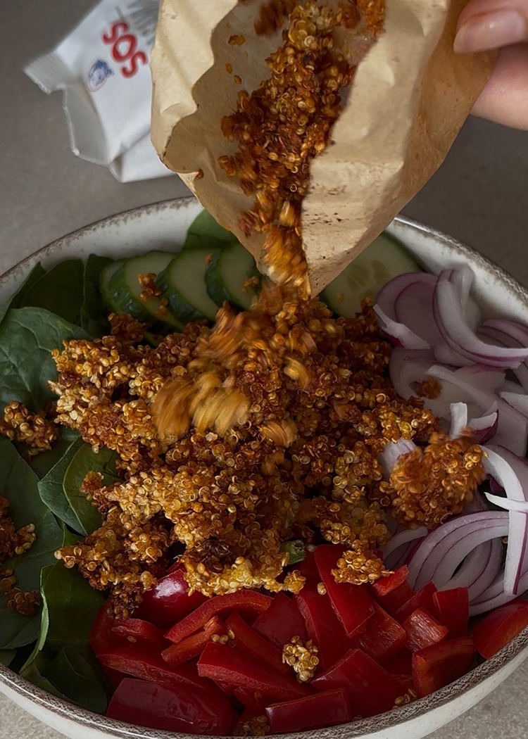 añadir quinoa para tabulé de quinoa