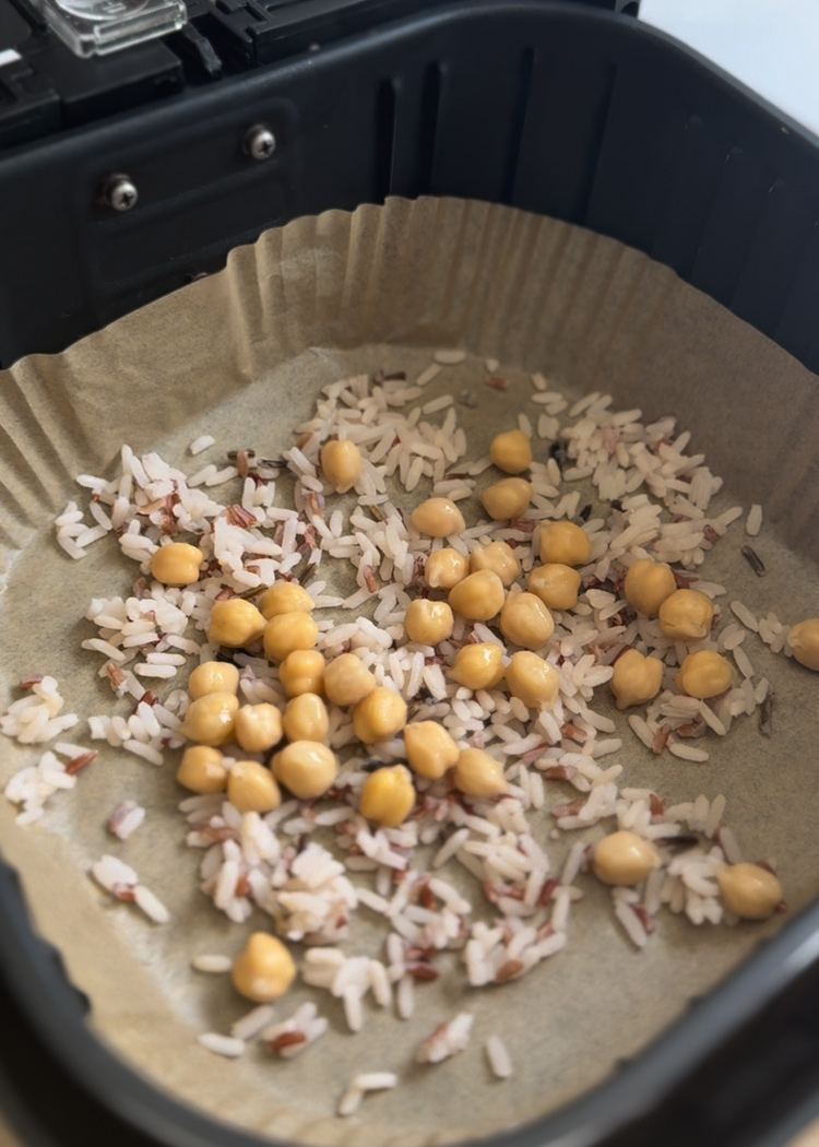 freidora de aire ensalada de garbanzos y arroz