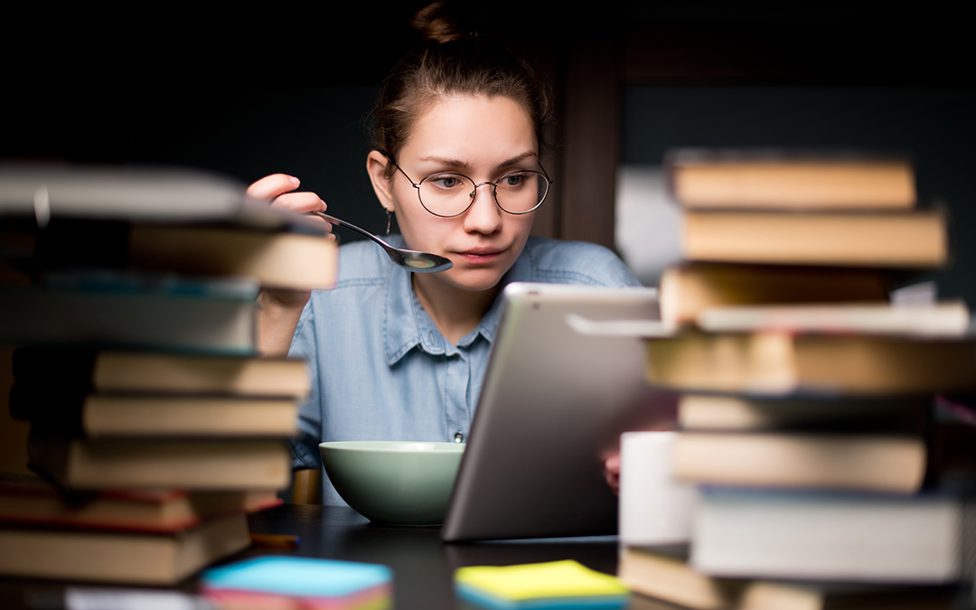 Qué comer antes de un examen para potenciar tu rendimiento