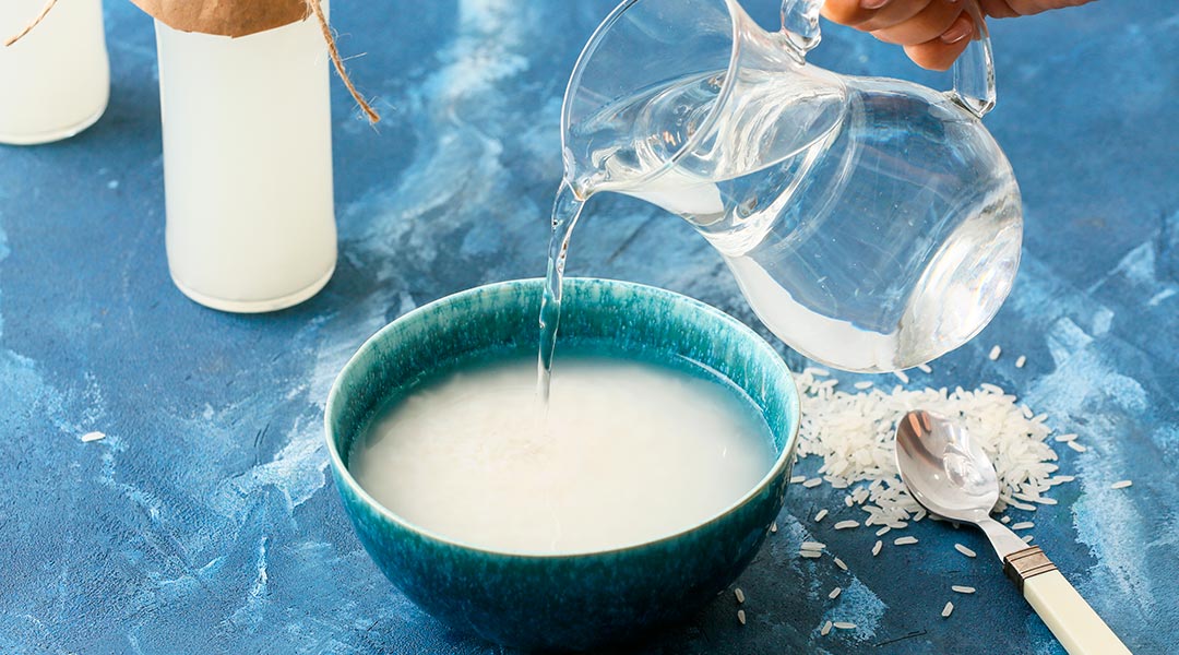 Proceso paso a paso para cocer arroz blanco suelto