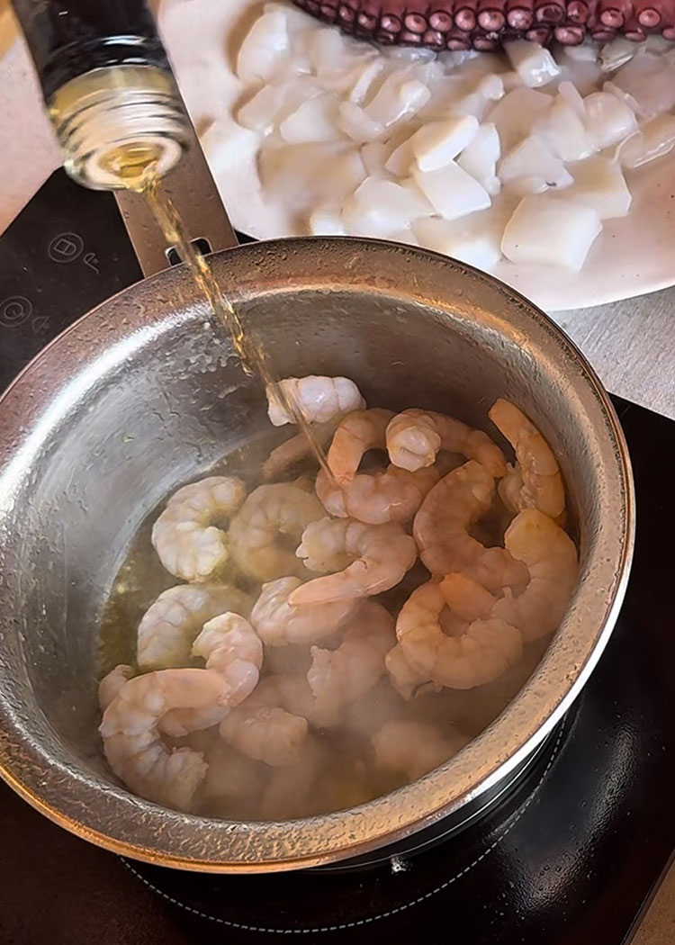 flambear langostinos para arroz caldoso