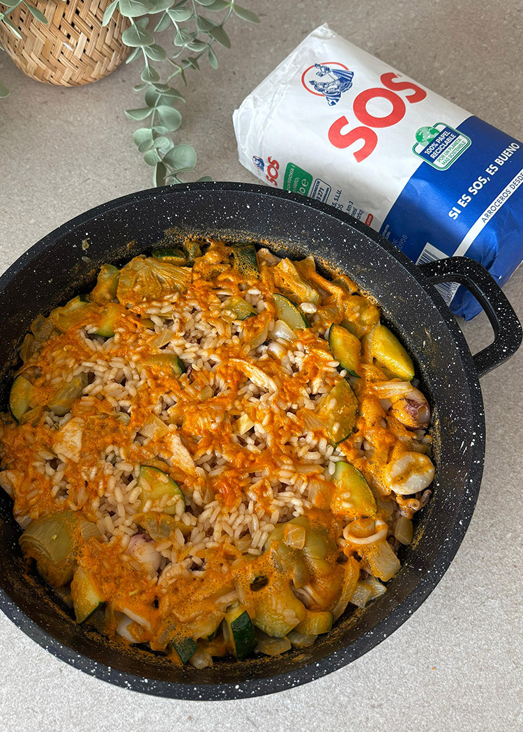 servir arroz mixto