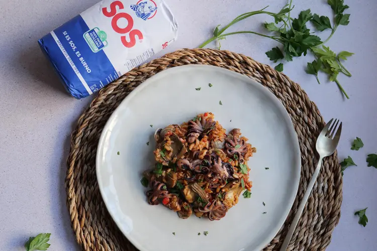 arroz con pulpitos y alcachofas