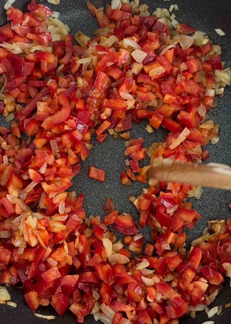 incorporar pimiento para arroz con bonito