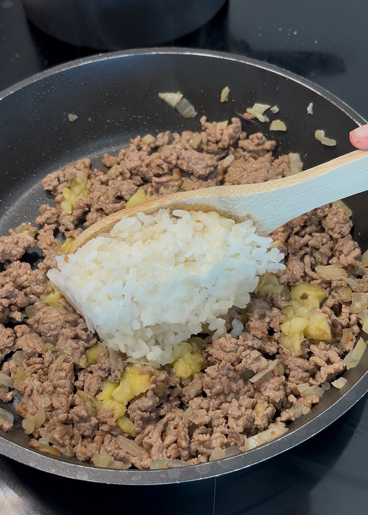 añadir arroz para berenjenas rellenas con arroz 