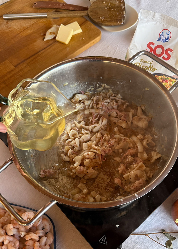 vino para risotto de gambas y calamares