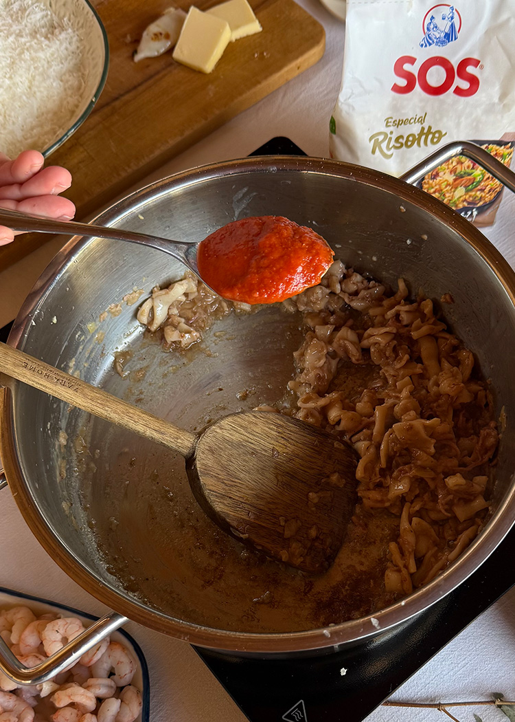 tomate para risotto de gambas y calamares