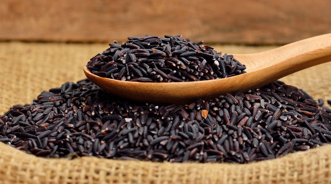 Cómo cocinar el arroz negro para conservar sus propiedades